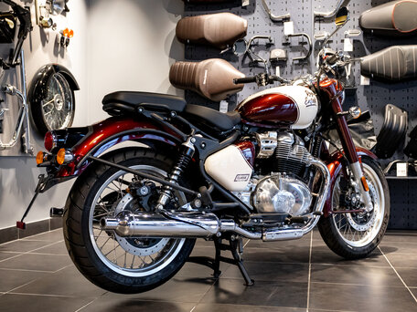 2026 Royal Enfield Classic 650, красный, 703000 рублей, вид 3
