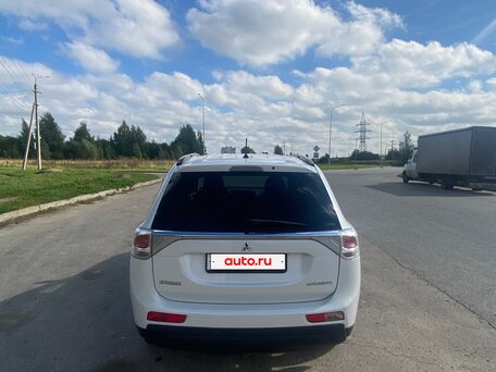 2012 Mitsubishi Outlander III, белый, 1300000 рублей, вид 3