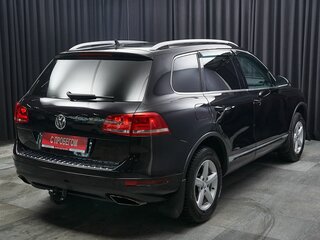 2010 Volkswagen Touareg II, чёрный, 1899000 рублей, вид 4
