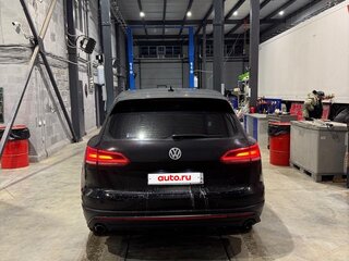 2019 Volkswagen Touareg III, чёрный, 5500000 рублей, вид 2