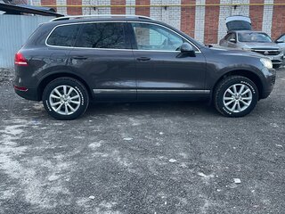 2011 Volkswagen Touareg II, чёрный, 1515000 рублей, вид 5