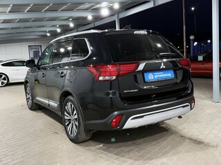2020 Mitsubishi Outlander III Рестайлинг 3, чёрный, 2324000 рублей, вид 3