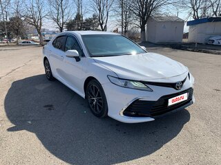 2018 Toyota Camry VIII (XV70), белый, 2300000 рублей, вид 1