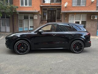 2016 Porsche Cayenne GTS II Рестайлинг (958), чёрный, 4850000 рублей, вид 5