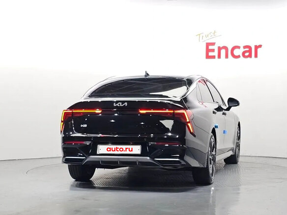 2024 Kia K5 III Рестайлинг, чёрный, 3100000 рублей - вид 3