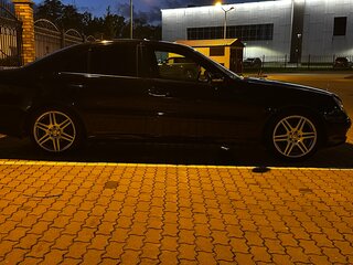 2008 Mercedes-Benz E-Класс 200 III (W211, S211) Рестайлинг, чёрный, 1000000 рублей, вид 4