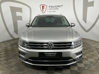 2019 Volkswagen Tiguan II, серебристый, 2299000 рублей, вид 2