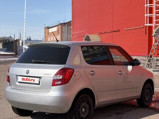 2013 Skoda Fabia II Рестайлинг, серебристый, 500000 рублей, вид 5