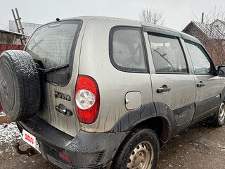 2011 Chevrolet Niva I Рестайлинг, серый, 300000 рублей, вид 3