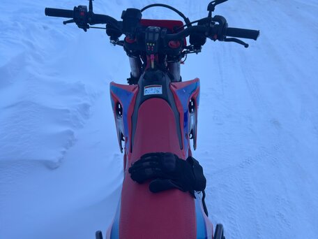 2025 Regulmoto RM250, красный, 169000 рублей, вид 5