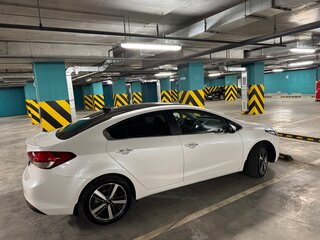 2018 Kia Cerato III Рестайлинг (Classic), белый, 1500000 рублей, вид 4