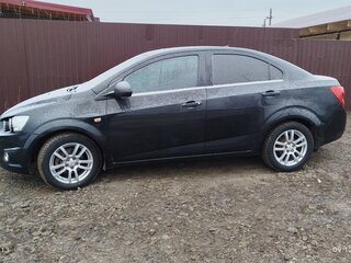 2014 Chevrolet Aveo II, чёрный, 650000 рублей, вид 4