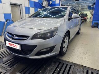 2014 Opel Astra J Рестайлинг, серебристый, 630000 рублей, вид 1