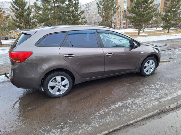 2013 Kia Ceed II, коричневый, 950000 рублей - вид 2