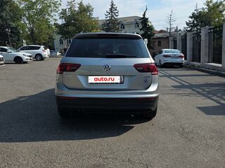 2020 Volkswagen Tiguan II, серый, 2400000 рублей, вид 4