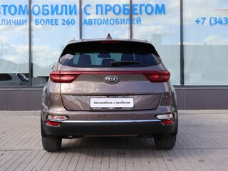 2021 Kia Sportage IV Рестайлинг, коричневый, 2345000 рублей, вид 4