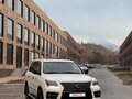 2013 Lexus LX 570 III Рестайлинг, белый, 4700000 рублей