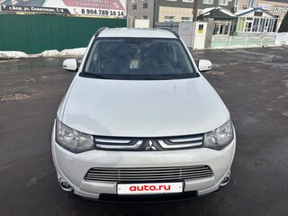 2012 Mitsubishi Outlander III, белый, 1350000 рублей, вид 3