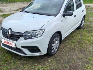 2018 Renault Sandero II Рестайлинг, белый, 700000 рублей, вид 3