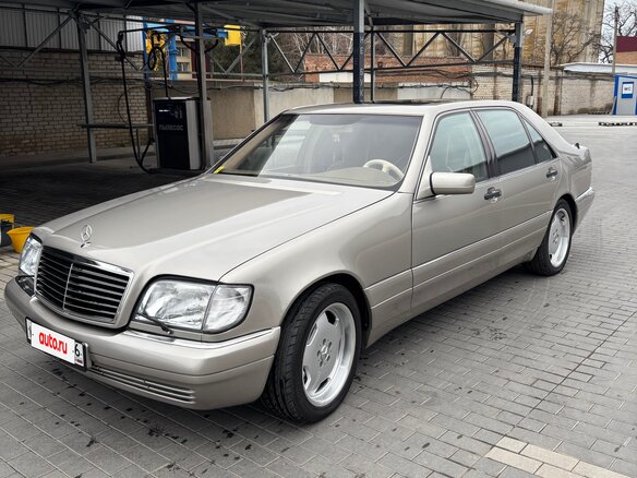 1997 Mercedes-Benz S-Класс 500 Long III (W140) Рестайлинг, золотистый, 1499000 рублей