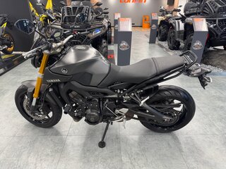 2015 Yamaha MT-09 (FZ-09), серый, 810000 рублей, вид 2