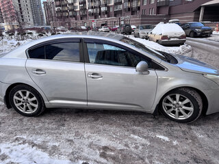 2011 Toyota Avensis III Рестайлинг, серебристый, 1199999 рублей, вид 3