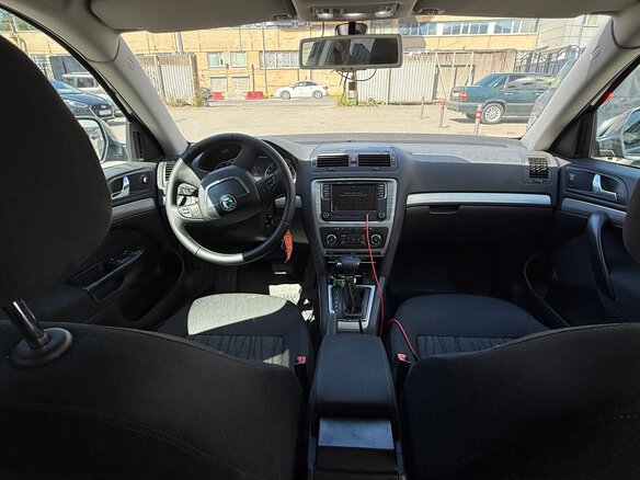 2010 Skoda Octavia DSG7 II (A5) Рестайлинг, серый, 790000 рублей - вид 8