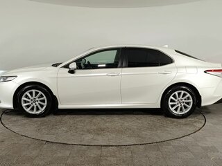 2022 Toyota Camry VIII (XV70) Рестайлинг, белый, 2620000 рублей, вид 4