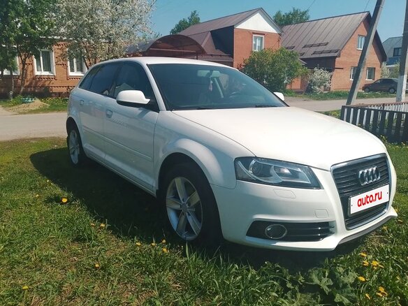 2011 Audi A3 II (8P) Рестайлинг 2, белый, 880000 рублей