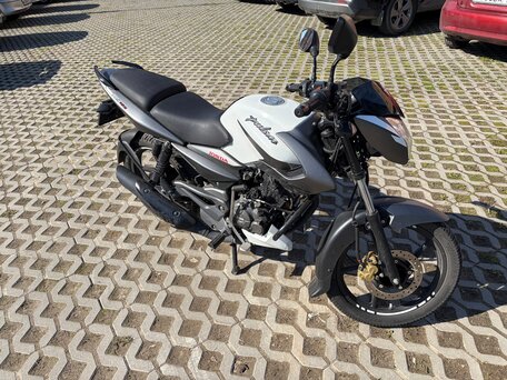 2023 Bajaj Pulsar NS 125, белый, 135000 рублей, вид 2