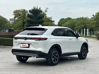 2024 Honda Vezel II Рестайлинг, белый, 1880000 рублей, вид 4