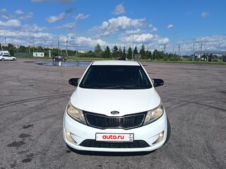 2013 Kia Rio 4-speed III, белый, 600000 рублей, вид 3