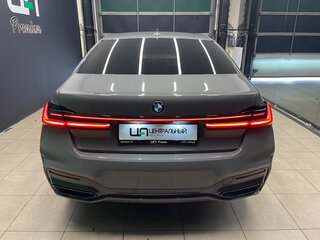 2019 BMW 7 серии 730d xDrive VI (G11/G12) Рестайлинг, серый, 5700000 рублей, вид 5