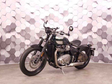 2017 Triumph Bonneville Bobber, зелёный, 1117000 рублей, вид 2