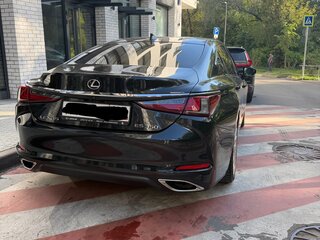 2018 Lexus ES 350 VII, чёрный, 4100000 рублей, вид 3