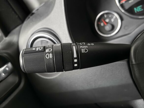 2012 Jeep Compass I Рестайлинг, белый - вид 14