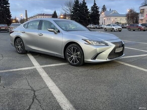 2024 Lexus ES 300h VII Рестайлинг, серый, 5500000 рублей - вид 13