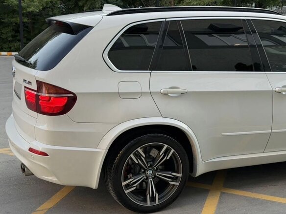 2011 BMW X5 M I (E70), белый, 1750000 рублей - вид 6
