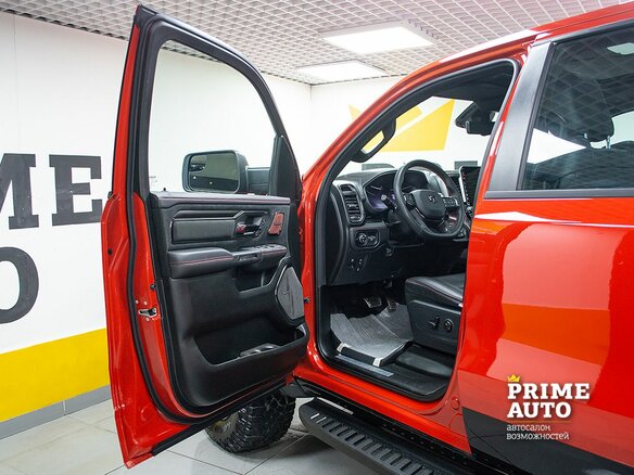 2025 Ram 1500 RHO V Рестайлинг, красный - вид 6