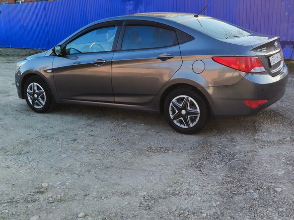 2016 Hyundai Solaris I Рестайлинг, серый, 1200000 рублей - вид 1