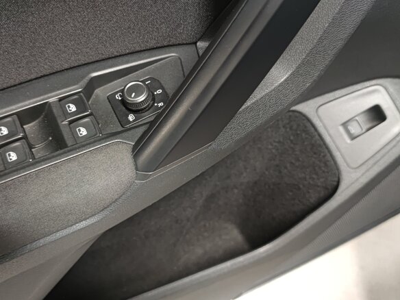2019 Volkswagen Tiguan II, чёрный, 2550000 рублей - вид 8
