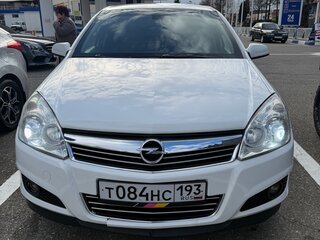 2013 Opel Astra H Рестайлинг, белый, 600000 рублей, вид 2