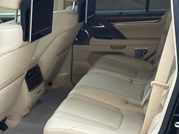 2016 Lexus LX 570 III Рестайлинг 2, чёрный, 8990000 рублей - вид 5