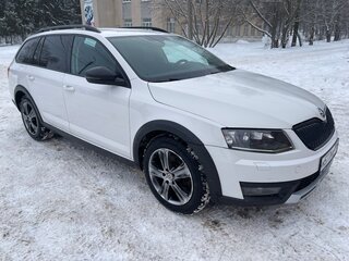 2017 Skoda Octavia Scout III (A7), белый, 1600000 рублей, вид 3