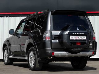 2017 Mitsubishi Pajero IV Рестайлинг 2, серый, 2977000 рублей, вид 4