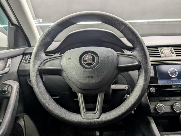 2020 Skoda Octavia III (A7) Рестайлинг, белый - вид 20