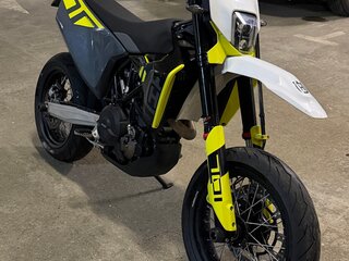 2023 Husqvarna 701 Supermoto, чёрный, 1150000 рублей, вид 1