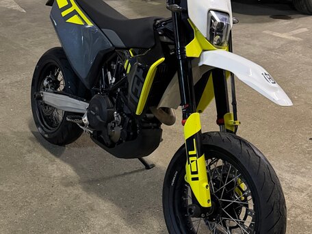 2023 Husqvarna 701 Supermoto, чёрный, 1150000 рублей, вид 1