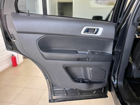 2013 Ford Explorer V, чёрный - вид 30