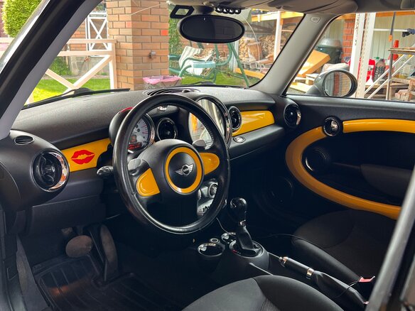 2008 Mini Hatch One II (R56), жёлтый, 680000 рублей - вид 8